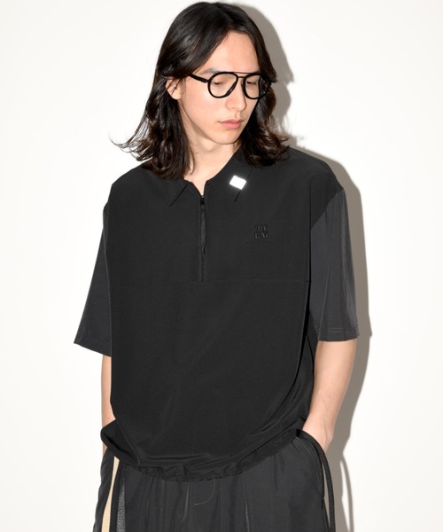 SUPERTHANKS(スーパーサンクス)の「【速乾性・清涼感素材】ショートジッププルオーバTシャツ/Technical S/S zip-pullover(ポロシャツ・メンズ・ブラック/チャコールグレー/チャコールグレー×ブラック・M/L/S)」の4枚目の写真