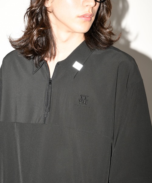 SUPERTHANKS(スーパーサンクス)の「【速乾性・清涼感素材】ショートジッププルオーバTシャツ/Technical S/S zip-pullover(ポロシャツ・メンズ・ブラック/チャコールグレー/チャコールグレー×ブラック・M/L/S)」の5枚目の写真