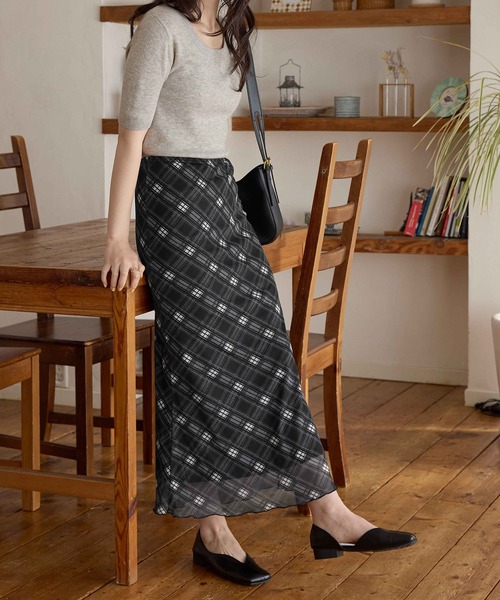 CHAN ME(チャンミ)の「チュールチェック柄スカート(スカート・レディース・グリーン/ネイビー/ブラック・SMALL/MEDIUM/LARGE/X-LARGE)」の4枚目の写真