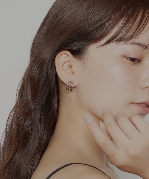 AKEL（アケル）の「【AKEL】アケル/ スリーアーチピアス/金属アレルギー対応ピアス（サージカルステンレス）（ピアス（両耳用）・レディース・シルバー/ゴールド・FREE）」の2枚目の写真