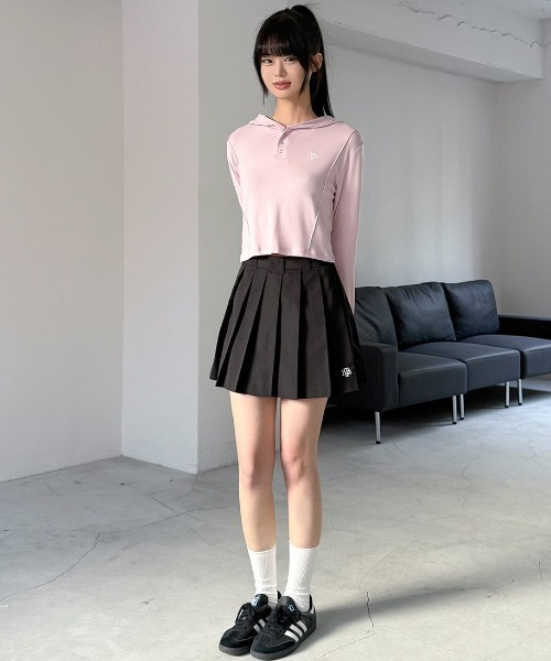 muahmuah（ムーアムーア）の「A'GEM/9 × .kom 『muah muah/ムーアムーア』 STITCH LINE CROP HOODIE/ステッチライン クロップパーカー（パーカー・レディース・ホワイト/チャコールグレー/ピンク・FREE）」の17枚目の写真