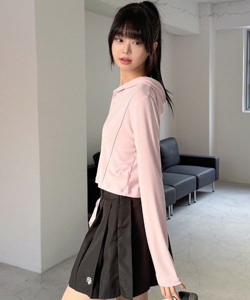 muahmuah（ムーアムーア）の「A'GEM/9 × .kom 『muah muah/ムーアムーア』 STITCH LINE CROP HOODIE/ステッチライン クロップパーカー（パーカー・レディース・ホワイト/チャコールグレー/ピンク・FREE）」の18枚目の写真