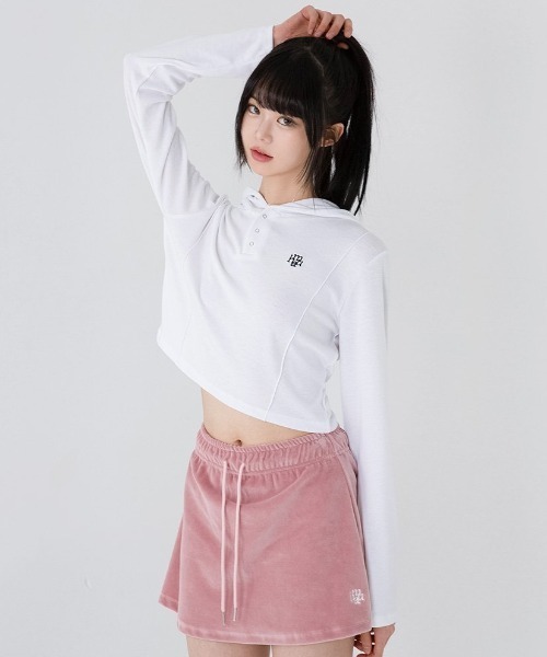 muahmuah（ムーアムーア）の「A'GEM/9 × .kom 『muah muah/ムーアムーア』 STITCH LINE CROP HOODIE/ステッチライン クロップパーカー（パーカー・レディース・ホワイト/チャコールグレー/ピンク・FREE）」の16枚目の写真