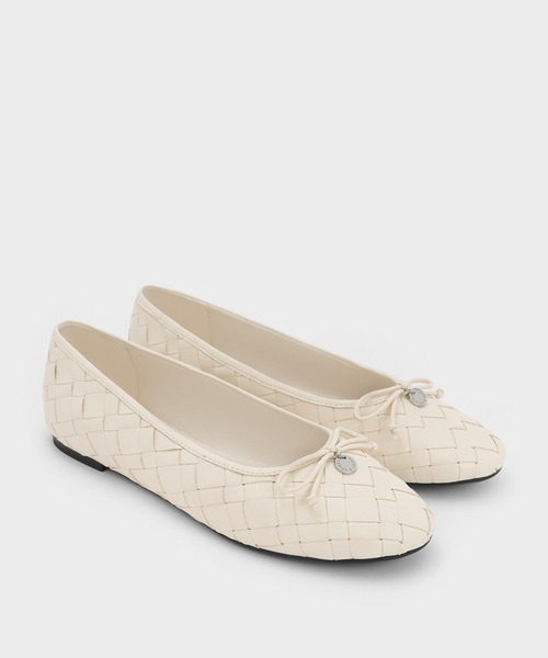 CHARLES & KEITH（チャールズ & キース）の「ウーブン ボウバレエフラット（バレエシューズ・レディース・オフホワイト/ブラック/ブラウン系その他3・25.5cm/25cm/24.5cm/23.5cm/23cm/22.5cm）」の15枚目の写真