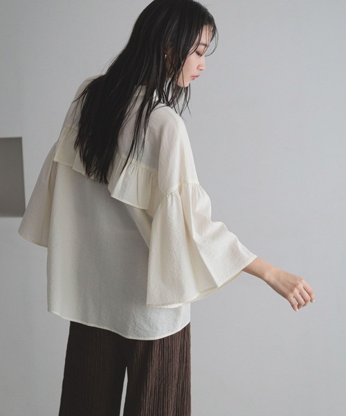 LOWRYS FARM（ローリーズファーム）の「バンドフリル８分袖　 252720（シャツ/ブラウス・レディース・イエロー/ブルー/ブラック/アイボリー・FREE）」の5枚目の写真