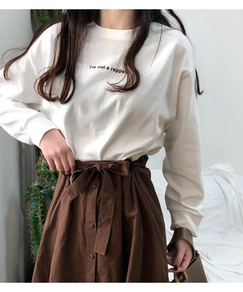 maison de LATIR（メゾンドラティール）の「着回し抜群なシンプルレターロゴロンT 合わせやすい春コーデトップス（Tシャツ/カットソー・レディース・ブラック/ブラック系その他/ホワイト系その他2/ホワイト/ブラウン/ホワイト系その他・M/L/XL）」の8枚目の写真