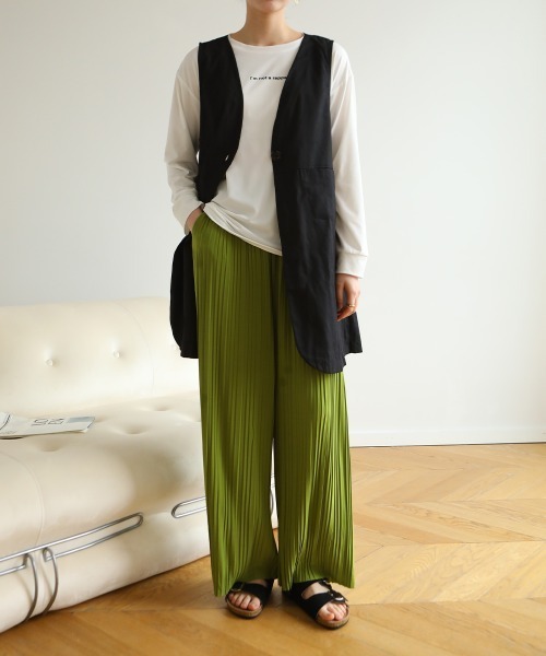 maison de LATIR（メゾンドラティール）の「着回し抜群なシンプルレターロゴロンT 合わせやすい春コーデトップス（Tシャツ/カットソー・レディース・ブラック/ブラック系その他/ホワイト系その他2/ホワイト/ブラウン/ホワイト系その他・M/L/XL）」の11枚目の写真