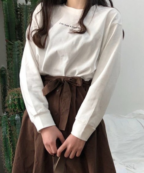 maison de LATIR（メゾンドラティール）の「着回し抜群なシンプルレターロゴロンT 合わせやすい春コーデトップス（Tシャツ/カットソー・レディース・ブラック/ブラック系その他/ホワイト系その他2/ホワイト/ブラウン/ホワイト系その他・M/L/XL）」の22枚目の写真