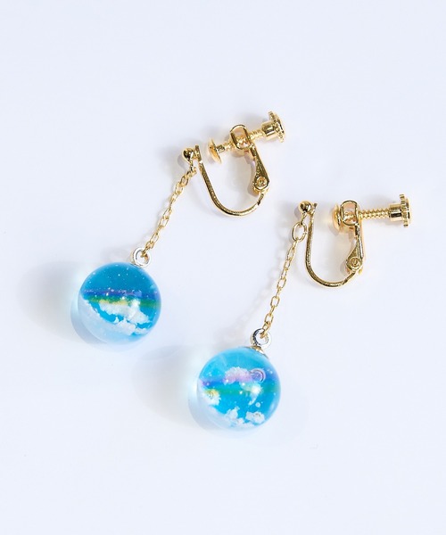 gargle（ガーグル）の「gargle ガーグル：サイエンスシリーズ　ミニ空もよう　虹　雲　イヤリング（イヤリング・レディース・ブルー/ライトブルー・FREE）」の2枚目の写真