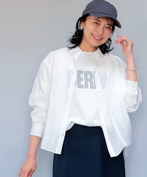 Jines(ジネス)の「ナチュラルワッシャー バックフォルムシャツ(シャツ/ブラウス・レディース・ホワイト/イエロー/ブルー・38)」の6枚目の写真
