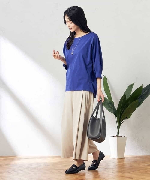 a.v.v（アーヴェヴェ）の「【UVカット】ドルマンスリーブトップス（Tシャツ/カットソー・レディース・ブラック/ブルー・38/40/36）」の20枚目の写真