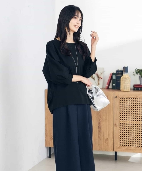 a.v.v（アーヴェヴェ）の「【UVカット】ドルマンスリーブトップス（Tシャツ/カットソー・レディース・ブラック/ブルー・38/40/36）」の22枚目の写真