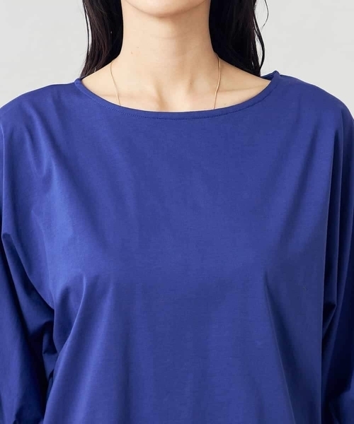a.v.v（アーヴェヴェ）の「【UVカット】ドルマンスリーブトップス（Tシャツ/カットソー・レディース・ブラック/ブルー・38/40/36）」の14枚目の写真