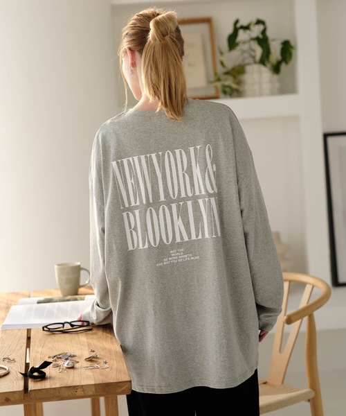 Mia   （ミア）の「バックプリントテキストPT・Tシャツ（Tシャツ/カットソー・レディース・オフホワイト/杢グレー・FREE）」の5枚目の写真