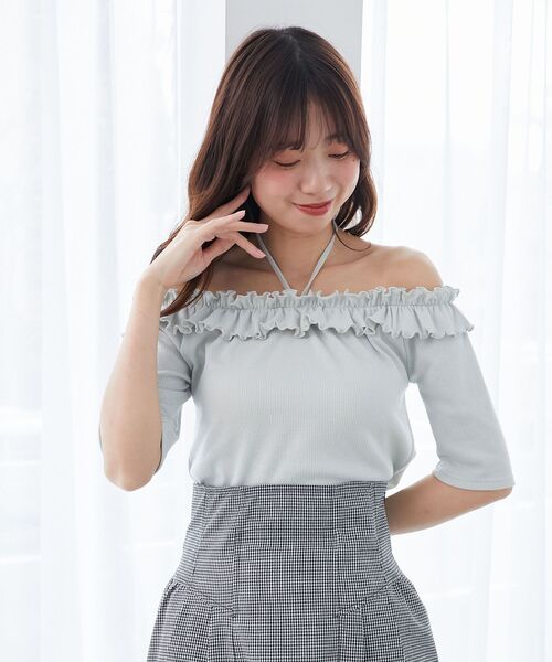 MAJESTIC LEGON（マジェスティックレゴン）の「マルチwayチョーカーフリルトップス（Tシャツ/カットソー・レディース・グレー/イエロー/ブラック/ライトブルー・MEDIUM）」の3枚目の写真