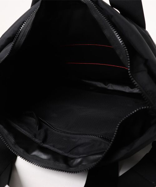 HUNTER（ハンター）の「HUNTER/ハンター ショルダーバック TRAVEL RIPSTOP HOLDALL トラベル リップストップ ホールドオール UBW3603NRS（ショルダーバッグ・レディース・ブラック/シルバー・FREE）」の5枚目の写真