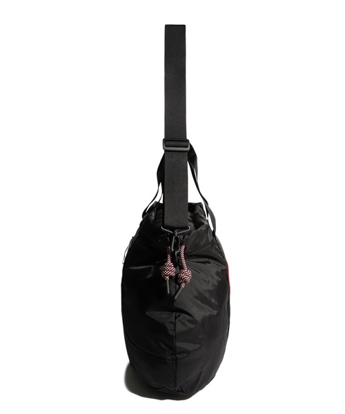 HUNTER（ハンター）の「HUNTER/ハンター ショルダーバック TRAVEL RIPSTOP HOLDALL トラベル リップストップ ホールドオール UBW3603NRS（ショルダーバッグ・レディース・ブラック/シルバー・FREE）」の8枚目の写真