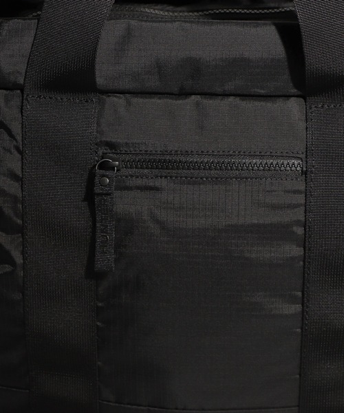 HUNTER（ハンター）の「HUNTER/ハンター ショルダーバック TRAVEL RIPSTOP HOLDALL トラベル リップストップ ホールドオール UBW3603NRS（ショルダーバッグ・レディース・ブラック/シルバー・FREE）」の12枚目の写真