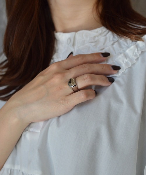 BROTHERHOOD(ブラザーフッド)の「【earyear】Puffy Heart design peti Volume Ring(リング・レディース・シルバー/ゴールド・MEDIUM/LARGE)」の2枚目の写真