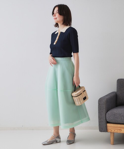 OPAQUE.CLIP（オペークドットクリップ）の「《美人百花掲載》スポンディッシュシアーフレアスカート【洗濯機洗い可】（スカート・レディース・ブラック/グリーン系・00）」の5枚目の写真