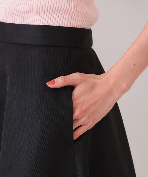 OPAQUE.CLIP（オペークドットクリップ）の「《美人百花掲載》スポンディッシュシアーフレアスカート【洗濯機洗い可】（スカート・レディース・ブラック/グリーン系・00）」の16枚目の写真