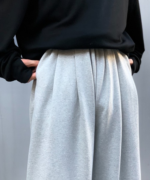 Toironier（トワロニエ）の「Toironier/トワロニエ/2tuck Sweat Pants（スウェットパンツ・メンズ・チャコールグレー/シルバー/ブラウン・0）」の8枚目の写真