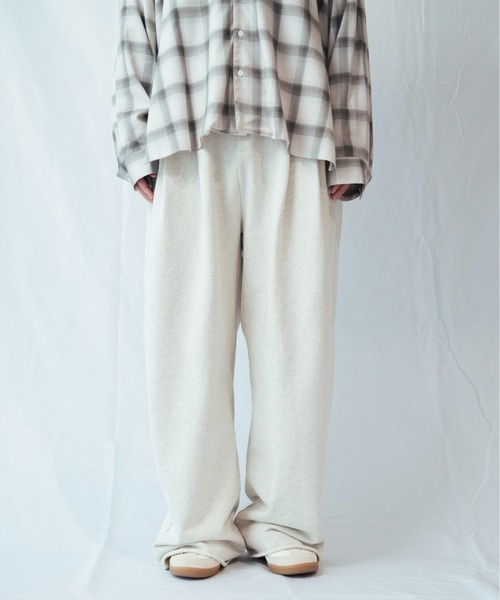 Toironier（トワロニエ）の「Toironier/トワロニエ/2tuck Sweat Pants（スウェットパンツ・メンズ・チャコールグレー/シルバー/ブラウン・0）」の6枚目の写真