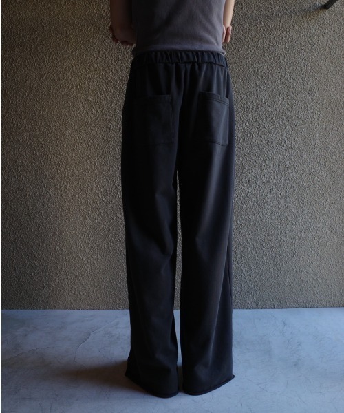 Toironier（トワロニエ）の「Toironier/トワロニエ/2tuck Sweat Pants（スウェットパンツ・メンズ・チャコールグレー/シルバー/ブラウン・0）」の20枚目の写真