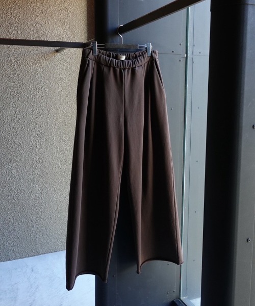 Toironier（トワロニエ）の「Toironier/トワロニエ/2tuck Sweat Pants（スウェットパンツ・メンズ・チャコールグレー/シルバー/ブラウン・0）」の12枚目の写真