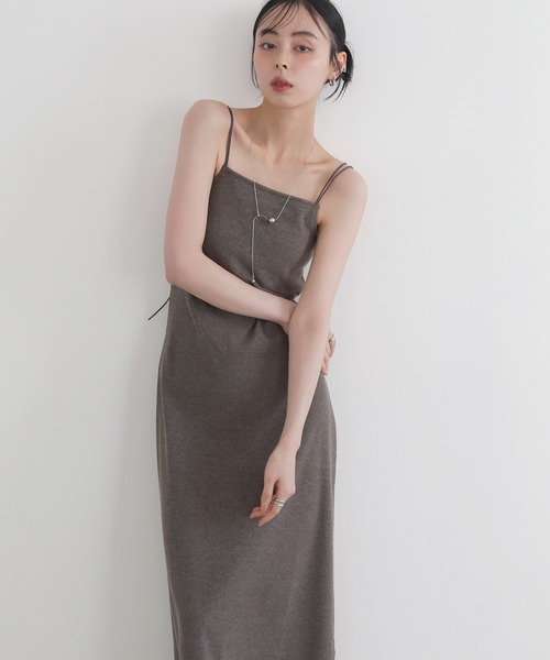 LIAN（リアン）の「ダブルストラップキャミワンピース（ワンピース・レディース・ブラック/ベージュ/モカ・FREE）」の2枚目の写真