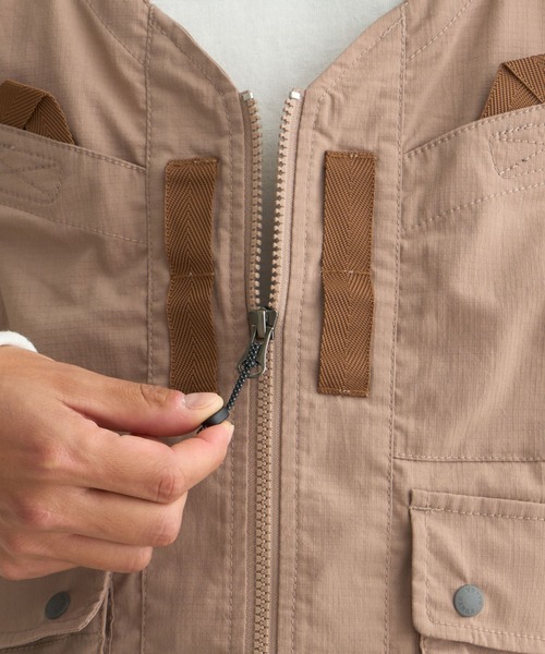 NANGA（ナンガ）の「HINOC RIPSTOP UT VEST/ヒノックリップストップユーティリティベスト（ベスト・メンズ・モカ/ライトグレー/ブラック・S/M/L）」の12枚目の写真