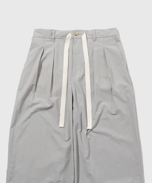 ADAM ET ROPE'(アダムエロペ)の「【ZOZO限定】2タック ワイドルーズ ドカンパンツ / バギーパンツ / 撥水 /ナイロン / ユニセックス / Made By ZOZO(その他パンツ・メンズ・ベージュ/チャコールグレー/ライトグレー/ブラック/ワイン・XS/L/M/S/XXS)」の6枚目の写真