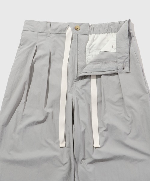ADAM ET ROPE'(アダムエロペ)の「【ZOZO限定】2タック ワイドルーズ ドカンパンツ / バギーパンツ / 撥水 /ナイロン / ユニセックス / Made By ZOZO(その他パンツ・メンズ・ベージュ/チャコールグレー/ライトグレー/ブラック/ワイン・XS/L/M/S/XXS)」の7枚目の写真