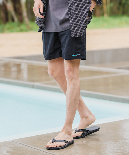 NIKE(ナイキ)の「NIKE SWIM (ナイキ スイム) Exclusive スウォッシュ ボレーショーツ(その他パンツ・メンズ・ブラック/チャコールグレー/ベージュ/ネイビー・SMALL/MEDIUM/LARGE/X-LARGE/XX-LARGE)」の16枚目の写真