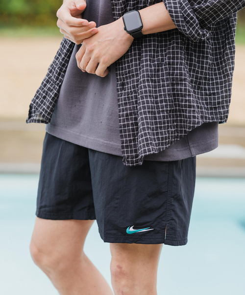 NIKE(ナイキ)の「NIKE SWIM (ナイキ スイム) Exclusive スウォッシュ ボレーショーツ(その他パンツ・メンズ・ブラック/チャコールグレー/ベージュ/ネイビー・SMALL/MEDIUM/LARGE/X-LARGE/XX-LARGE)」の13枚目の写真