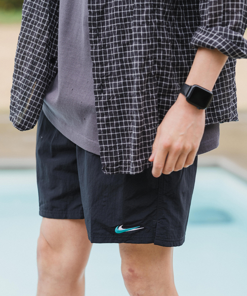 NIKE(ナイキ)の「NIKE SWIM (ナイキ スイム) Exclusive スウォッシュ ボレーショーツ(その他パンツ・メンズ・ブラック/チャコールグレー/ベージュ/ネイビー・SMALL/MEDIUM/LARGE/X-LARGE/XX-LARGE)」の12枚目の写真