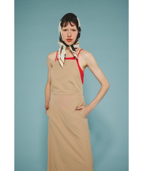 HeRIN.CYE(ヘリンドットサイ)の「Apron one piece エプロンワンピース(ワンピース・レディース・ブラック/ベージュ/オレンジ・FREE)」の7枚目の写真