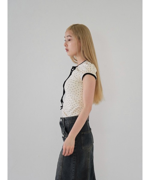Uenui（ウニュイ）の「パフスリーブドットリボントップス　ribbon puff tops（Tシャツ/カットソー・レディース・ブラック/レッド・FREE）」の7枚目の写真