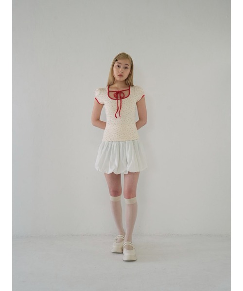 Uenui（ウニュイ）の「パフスリーブドットリボントップス　ribbon puff tops（Tシャツ/カットソー・レディース・ブラック/レッド・FREE）」の17枚目の写真