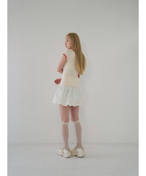 Uenui（ウニュイ）の「パフスリーブドットリボントップス　ribbon puff tops（Tシャツ/カットソー・レディース・ブラック/レッド・FREE）」の18枚目の写真
