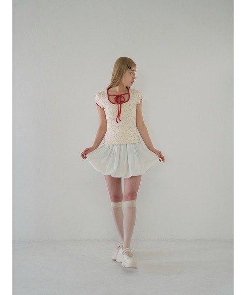 Uenui（ウニュイ）の「パフスリーブドットリボントップス　ribbon puff tops（Tシャツ/カットソー・レディース・ブラック/レッド・FREE）」の21枚目の写真