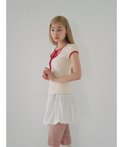 Uenui（ウニュイ）の「パフスリーブドットリボントップス　ribbon puff tops（Tシャツ/カットソー・レディース・ブラック/レッド・FREE）」の16枚目の写真