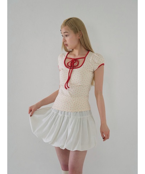 Uenui（ウニュイ）の「パフスリーブドットリボントップス　ribbon puff tops（Tシャツ/カットソー・レディース・ブラック/レッド・FREE）」の14枚目の写真