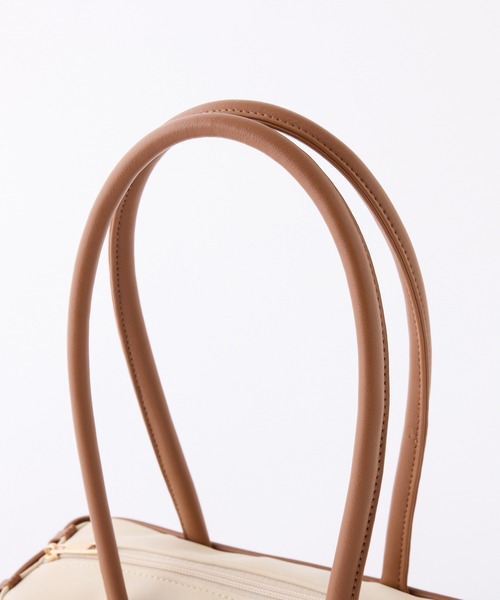 one after another NICE CLAUP（ワンアフターアナザーナイスクラップ）の「ベルト付きスクエアホーボーバッグ（ショルダーバッグ・レディース・アイボリー/ダークブラウン/キャメル・FREE）」の17枚目の写真