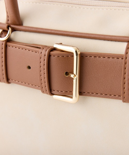 one after another NICE CLAUP（ワンアフターアナザーナイスクラップ）の「ベルト付きスクエアホーボーバッグ（ショルダーバッグ・レディース・アイボリー/ダークブラウン/キャメル・FREE）」の18枚目の写真