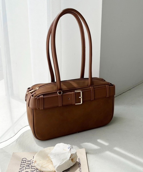 one after another NICE CLAUP（ワンアフターアナザーナイスクラップ）の「ベルト付きスクエアホーボーバッグ（ショルダーバッグ・レディース・アイボリー/ダークブラウン/キャメル・FREE）」の9枚目の写真