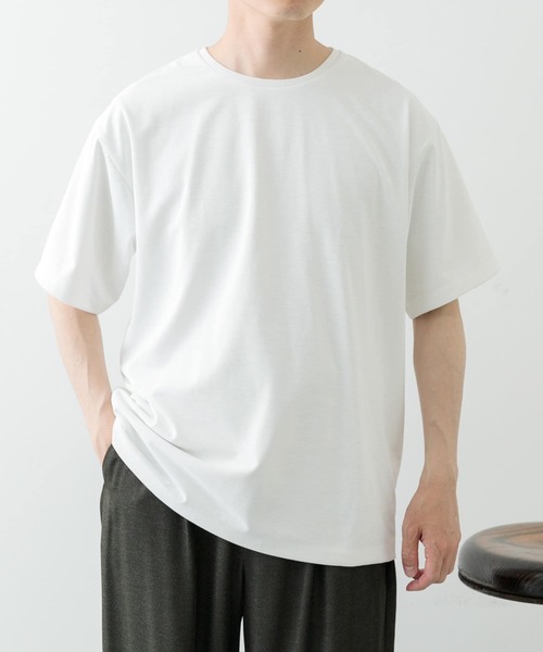 ITEMS URBANRESEARCH（アイテムズ アーバンリサーチ）の「『UVカット』汗染み防止×吸水速乾Tシャツ（Tシャツ/カットソー・メンズ・オリーブ/チャコールグレー/ホワイト・MEDIUM/LARGE）」の2枚目の写真
