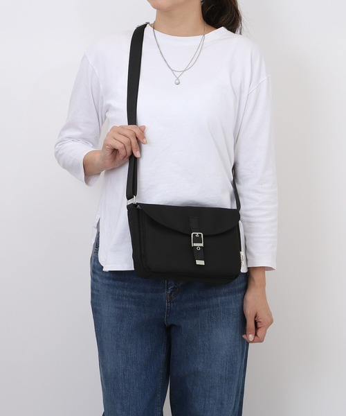 anello GRANDE（アネログランデ）の「anelloGRANDE ロモ フラップミニショルダー（ショルダーバッグ・レディース・ベージュ/ネイビー/ブラック/アイボリー/グレー・FREE）」の7枚目の写真
