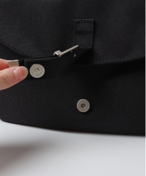 anello GRANDE（アネログランデ）の「anelloGRANDE ロモ フラップミニショルダー（ショルダーバッグ・レディース・ベージュ/ネイビー/ブラック/アイボリー/グレー・FREE）」の17枚目の写真