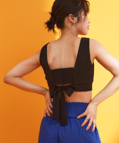 THE SHOP TK (ザ ショップ ティーケー )の「【mizugiwa/ラッシュガード】パット入りリボンビスチェ/セットアップ可/接触冷感/UVケア/洗える(タンクトップ・レディース・ブラック/カーキ・12/13)」の5枚目の写真